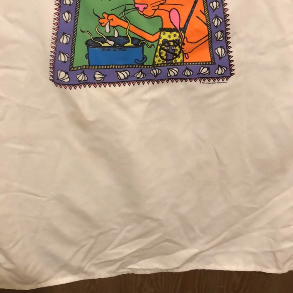 Garlic Apron 33x 27”, each waist tie is 32”
